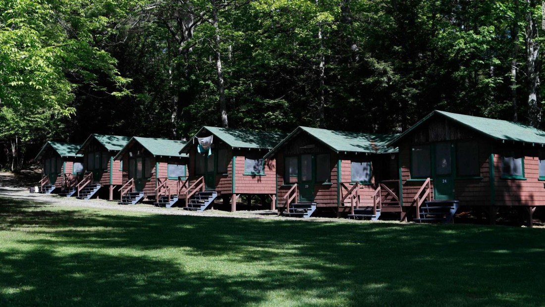 EE.UU. anuncia nuevas guías para campamentos de verano