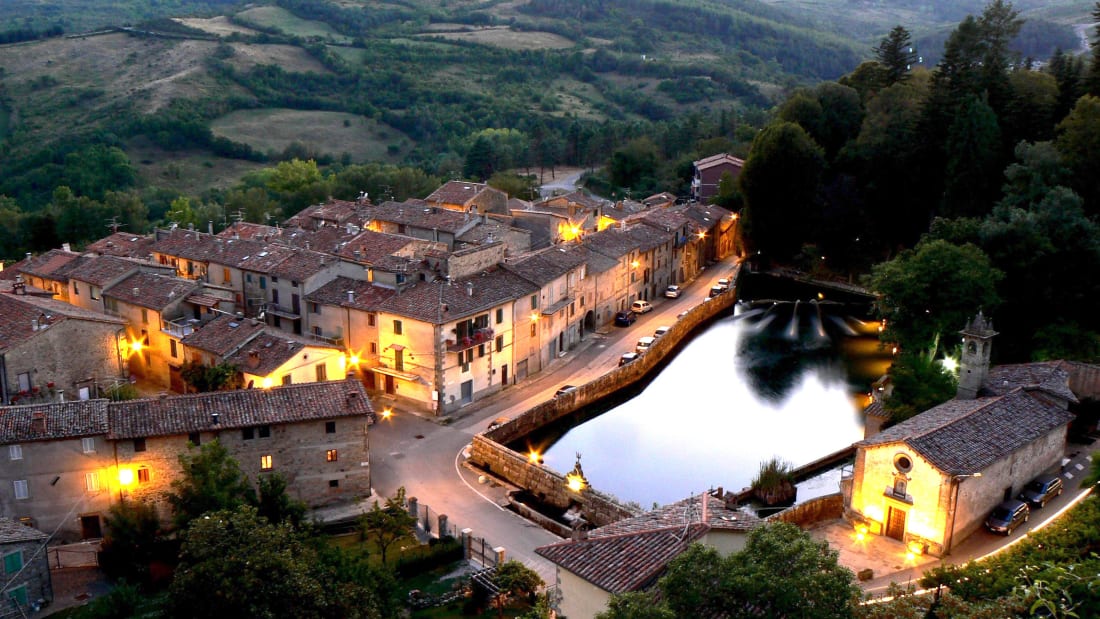 Estas hermosas ciudades italianas te pagarán por trabajar de forma remota