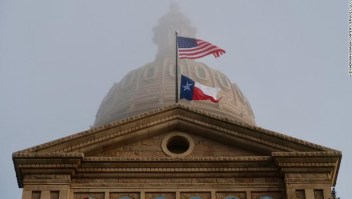 Demócratas de Texas celebran bloqueo a proyecto de voto