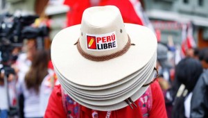 Peruanos, indecisos por quién votar en la segunda vuelta
