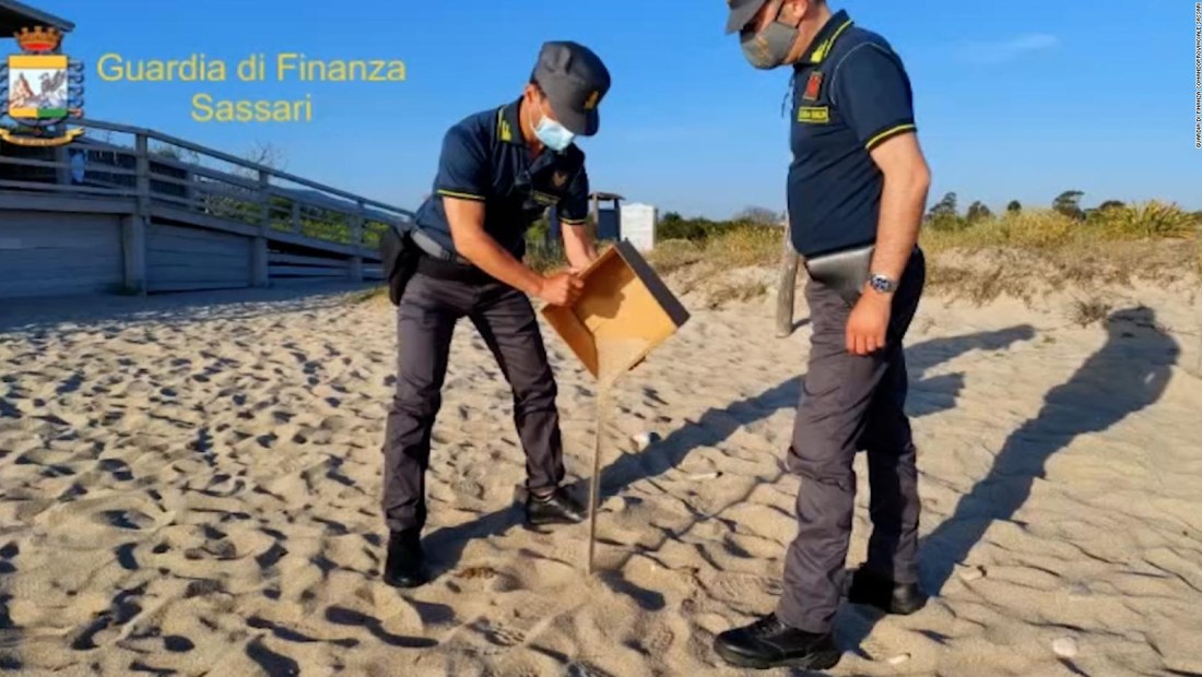 Autoridades italianas recuperan arena robada en playas