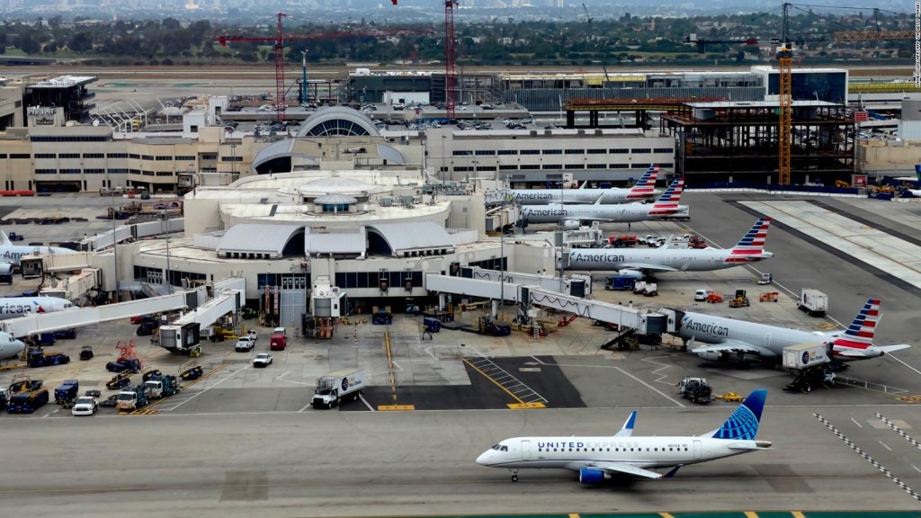Aerolíneas anuncian una ola de contrataciones en EE.UU.