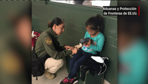 Rescatan a niña sola en la frontera sur de EE.UU.