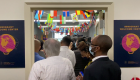 Queens abre centro de bienvenida para inmigrantes