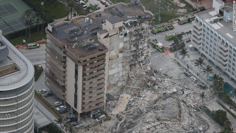 Aumenta el número de muertos por colapso del edificio en Miami