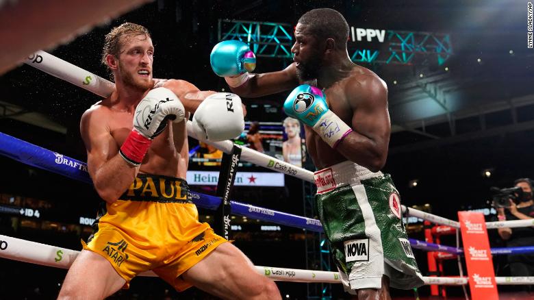 Floyd Mayweather vs. Logan Paul: that's how the fight went
