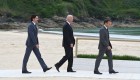 Trudeau, Biden y Macron, llegando a la Cumbre del G7.