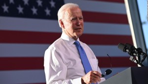 ANÁLISIS | Después de un pulso en el extranjero, Biden se enfrenta a uno en casa