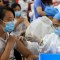 China está a punto de aplicar su vacuna número 1.000 millones contra el covid-19. Sí, lo leíste bien
