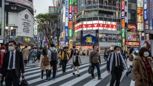 Japón extiende emergencia por aumento de contagios