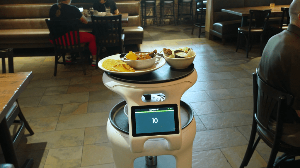 CEO de restaurante: Robots como ayuda, no como sustituto