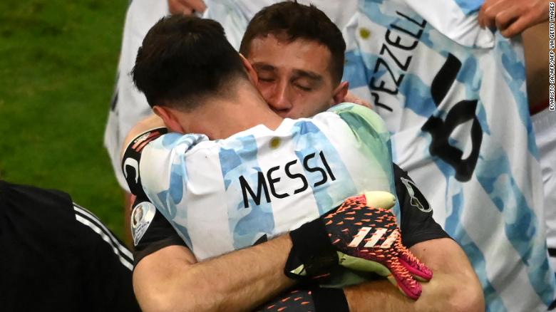 Messi se enfrenta a Neymar en su último intento de ganar la Copa América