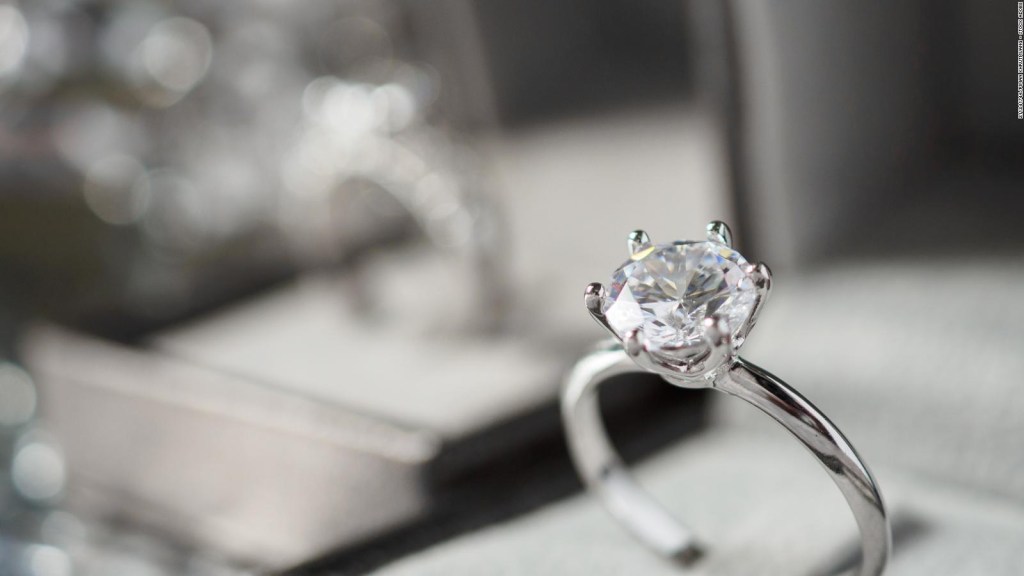 US engagement ring sales rise