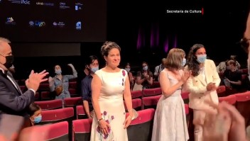 Actriz mexicana cautiva al Festival de Cine de Cannes