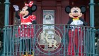 Disney y bancos llevan acciones a máximos históricos