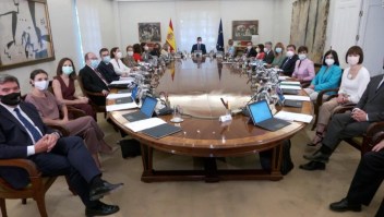 España renueva su Gobierno con más jóvenes y más mujeres