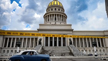 Yoani Sánchez: Miles de cubanos reclaman fin del régimen