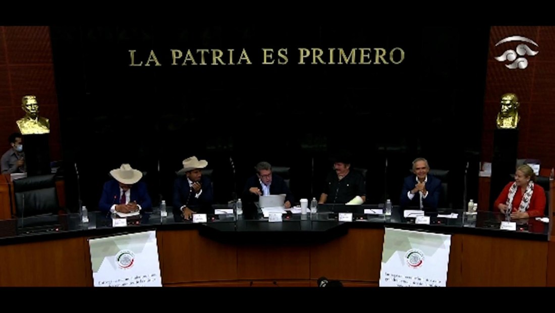 Así cantaron senadores de México en homenaje a Lalo Mora