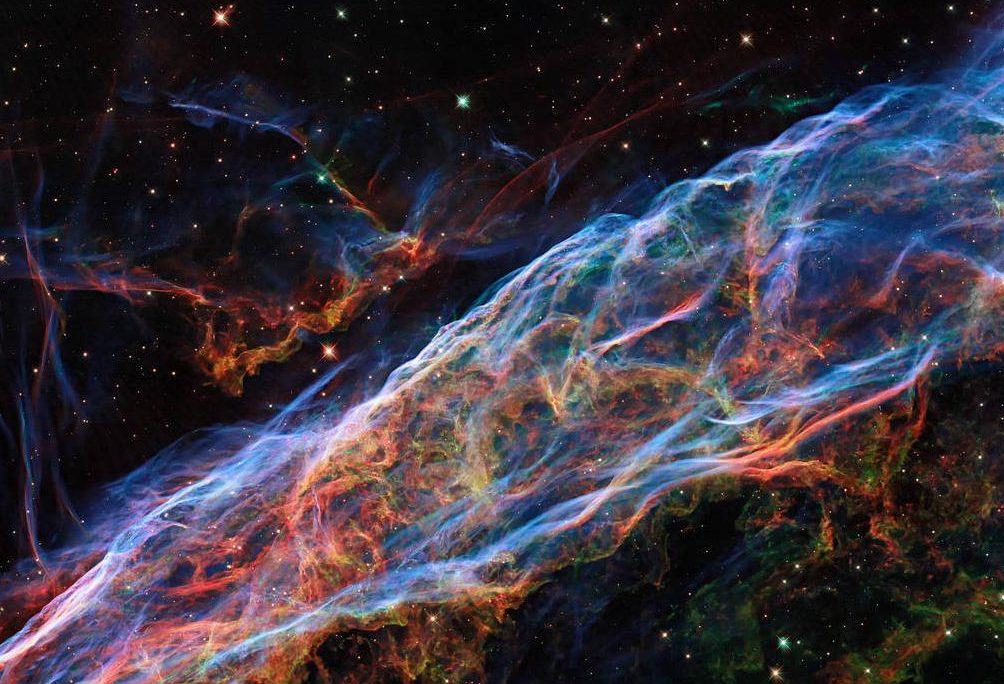 This is how the Hubble Telescope captures amazing images