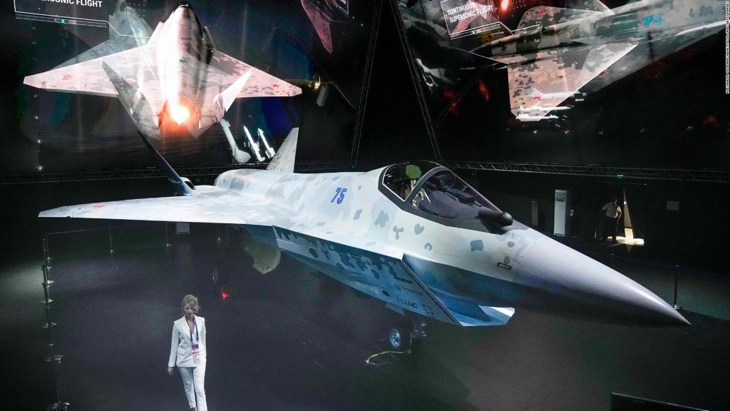 Rusia presenta su nuevo avión caza furtivo "Jaque mate"