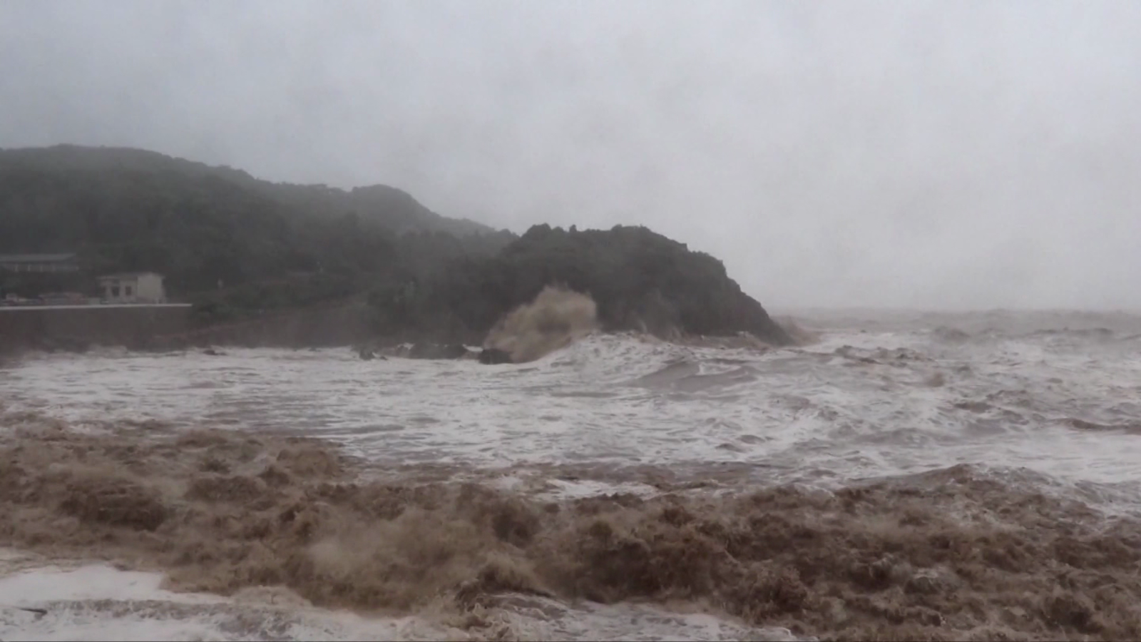 Stunning images of Typhoon In-fa making landfall in China | Video | CNN ...