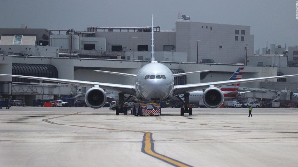 Fuel shortages at some US airports