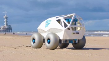 Este es Beachbot, el robot que limpia las playas