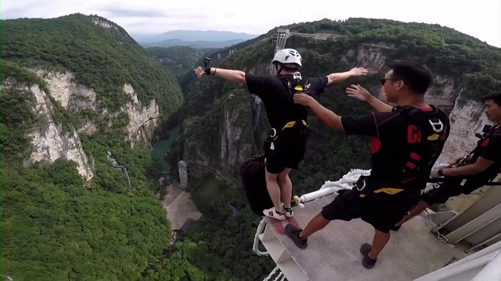 Watch One Of The Highest Bungee Jumps In The World Video