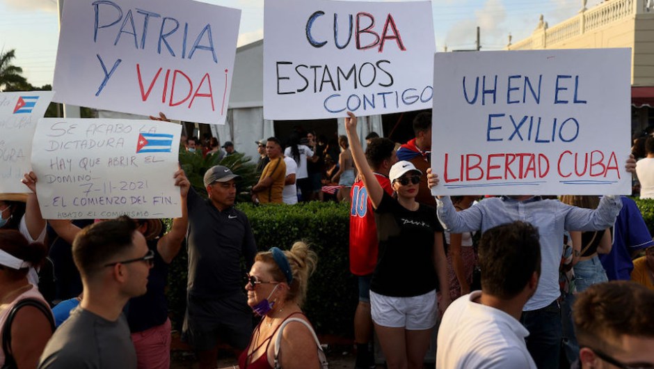 Los cubanos salen a las calles en una rara jornada de protesta