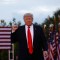 Donald Trump condena los cargos contra su empresa en un mitin en Florida: "Lo que están haciendo se ve en el tercer mundo"