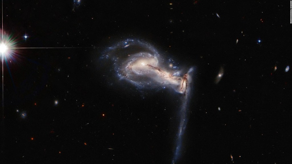 This is what a unique system of galaxies looks like "Fight"