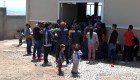 Mexicanos en Tijuana ayudan a familias que buscan asilo