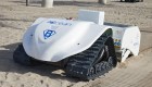 Mira cómo estos robots ayudan a limpiar las playas