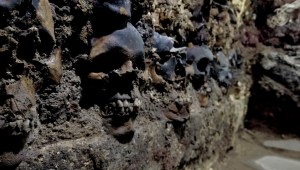 Mira la torre de cráneos humanos bajo el suelo de México
