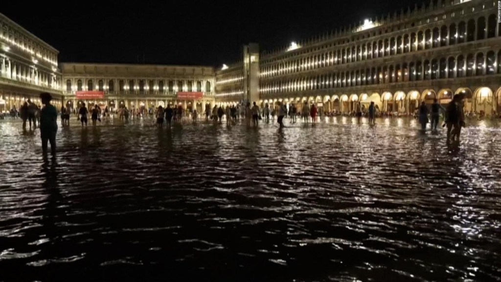 Alluvione straordinaria colpisce Venezia