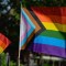 Grupos LGTBQ en EE.UU. consideran una nueva bandera más inclusiva
