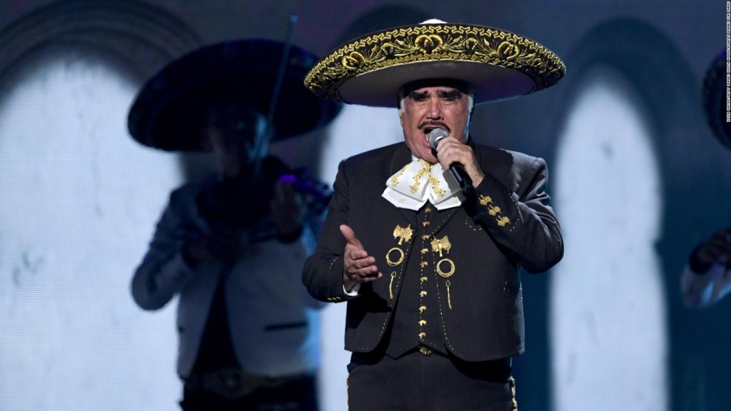 They put a stomach tube on Vicente Fernández