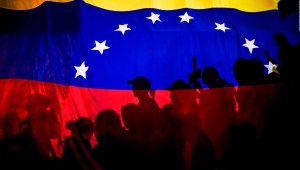 Inicia la negociación entre Maduro y la oposición