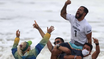 La emoción de Ítalo Ferreira, gloria olímpica brasileña