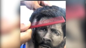 Mira este dibujo de Messi en un corte de pelo