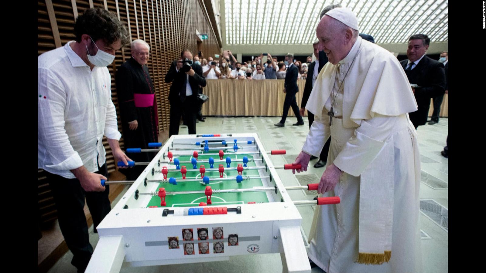 Soccer Pope: Francisco Plays Foosball In The Audience And It's A Trend ...