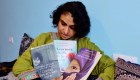 Activista afgana relata la despedida de su madre