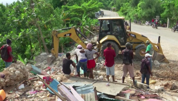 Hallan 24 sobrevivientes en escombros del sismo en Haití