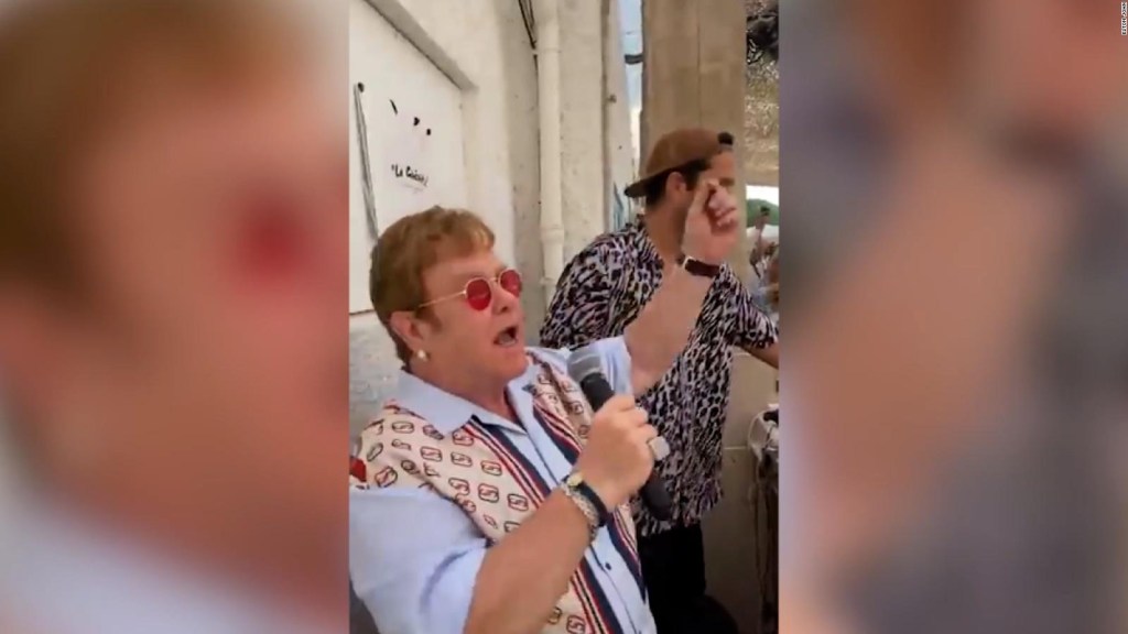 Elton John surprises on a beach in Cannes