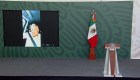 Manifestantes en Chiapas bloquean la camioneta de AMLO