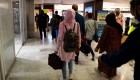 5 cosas: Tercer grupo de afganos llega a México, y más