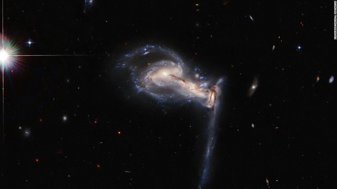Inspector Mentor Acuario El telescopio Hubble capta sorprendente imagen de galaxias "en disputa"