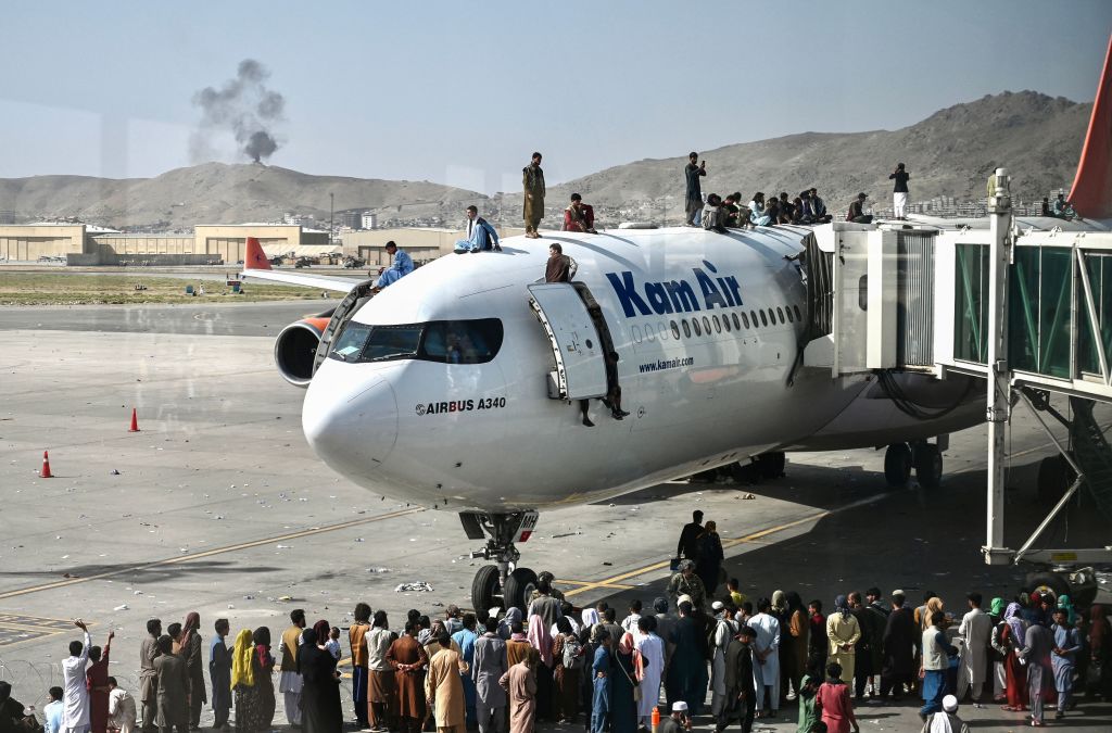 Afganistán: talibanes en Kabul, evacuación de embajada de EE.UU. y más