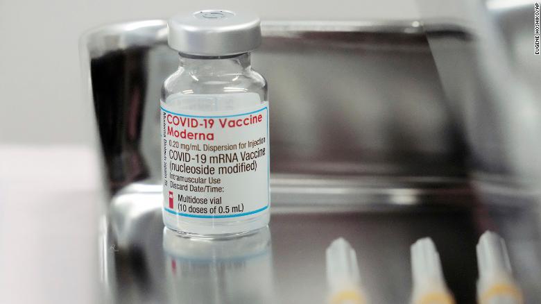 FDA advisers vote in favor of Moderna booster dose