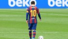 El jugador argentino y estrella del Club Barcelona Leo Messi no seguirá ligado al club.